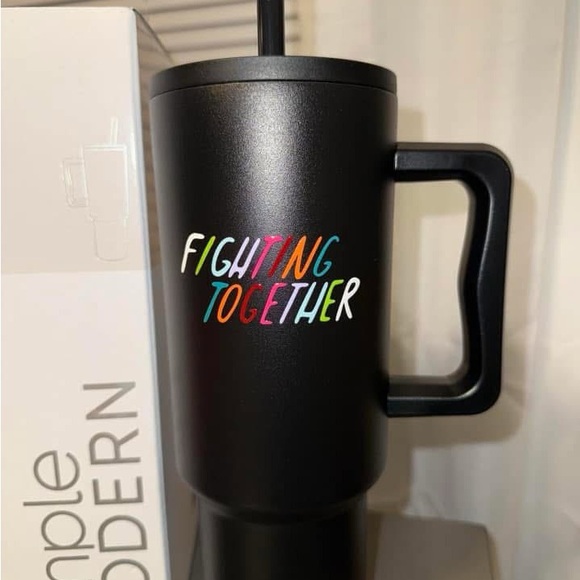Simple modern tumbler - Fighting Together Design - Picture 2 of 2